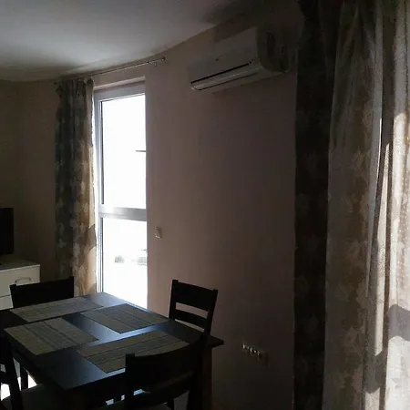 59 Kraybrezhna Apartamento