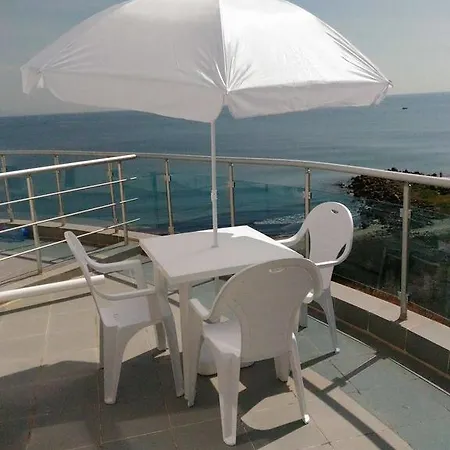 59 Kraybrezhna Apartamento *