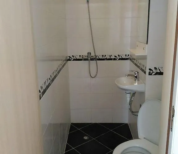 59 Kraybrezhna Apartamento *